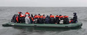 Francia: rescatan a 190 migrantes en el Canal de la Mancha