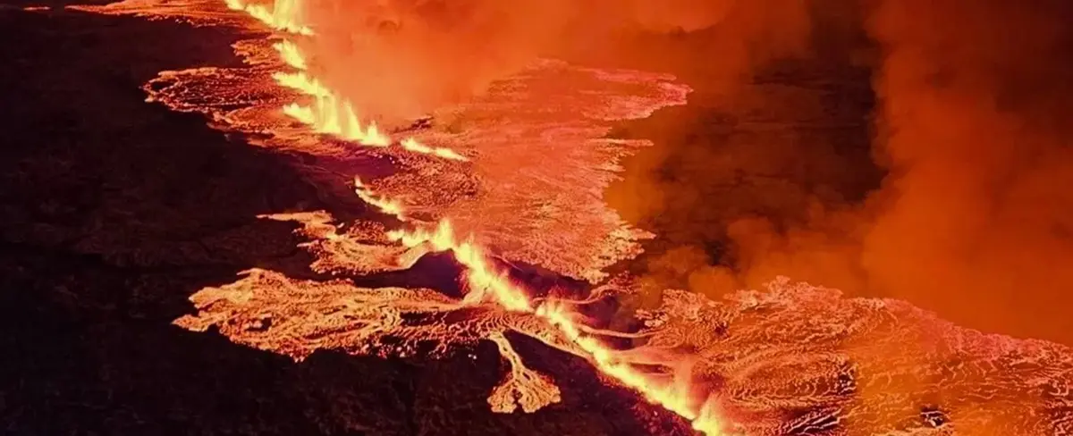 Emergencia en Islanda por erupción de volcán tras fuerte actividad sísmica