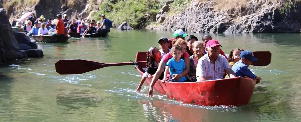 El cañón de Somoto se viste de gala con la purísima acuática