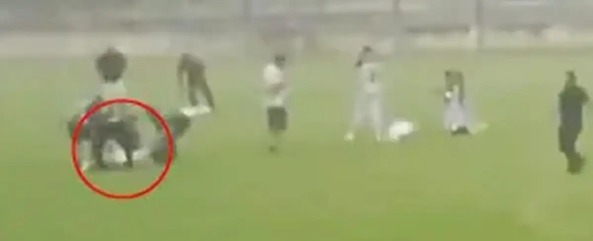 Muere futbolista tras caerle un rayo en medio de un partido en Brasil