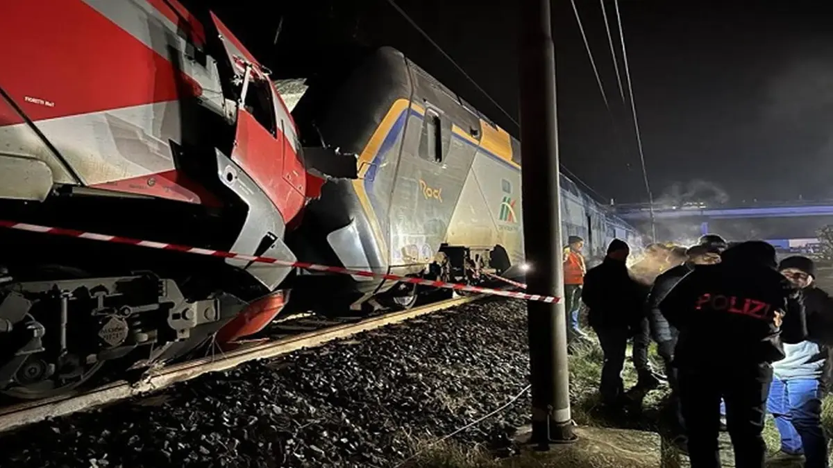Brutal choque frontal de dos trenes en Italia deja 17 personas heridas