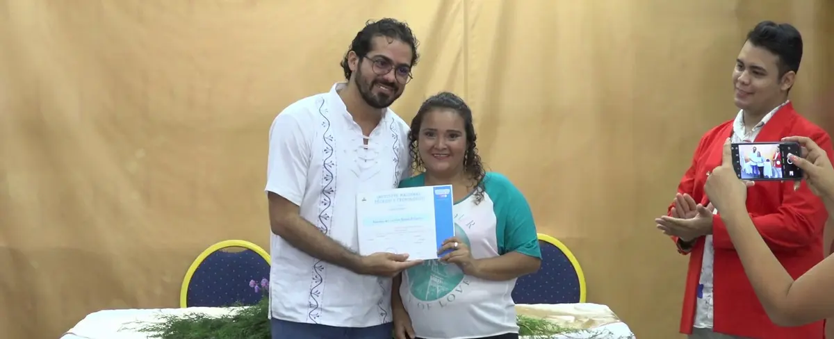 Más de 130 nuevos técnicos egresados del Centro Creativo Nieves Cajina