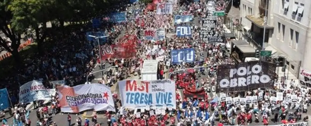 Argentinos inician paro general contra medidas del presidente Milei