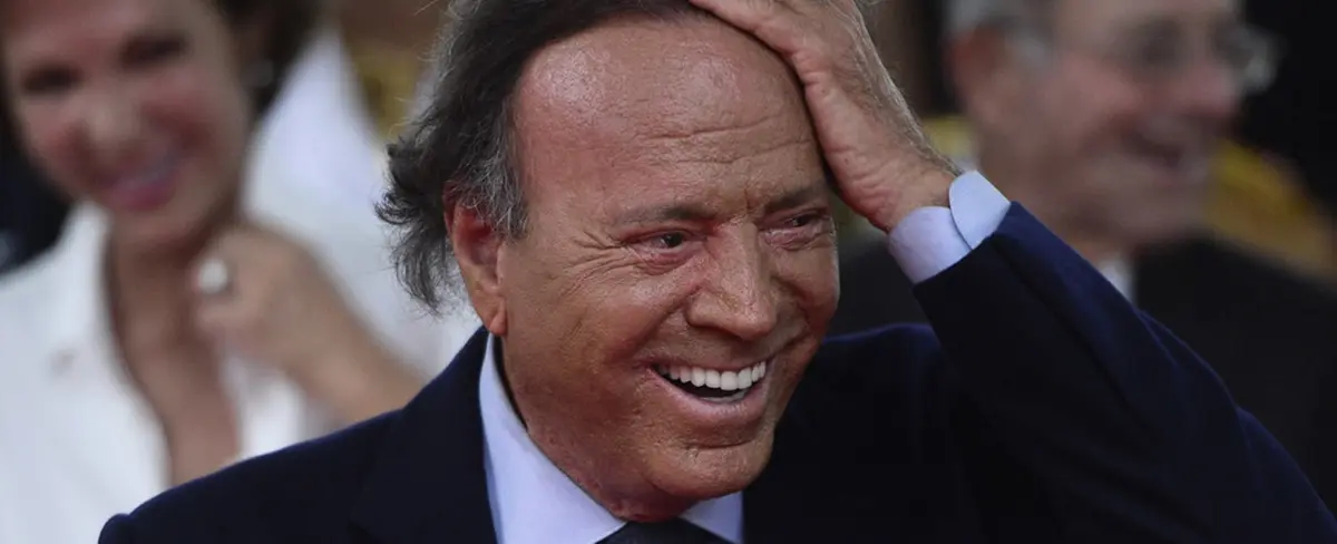 Retienen a Julio Iglesias en un Aeropuerto de República Dominicana