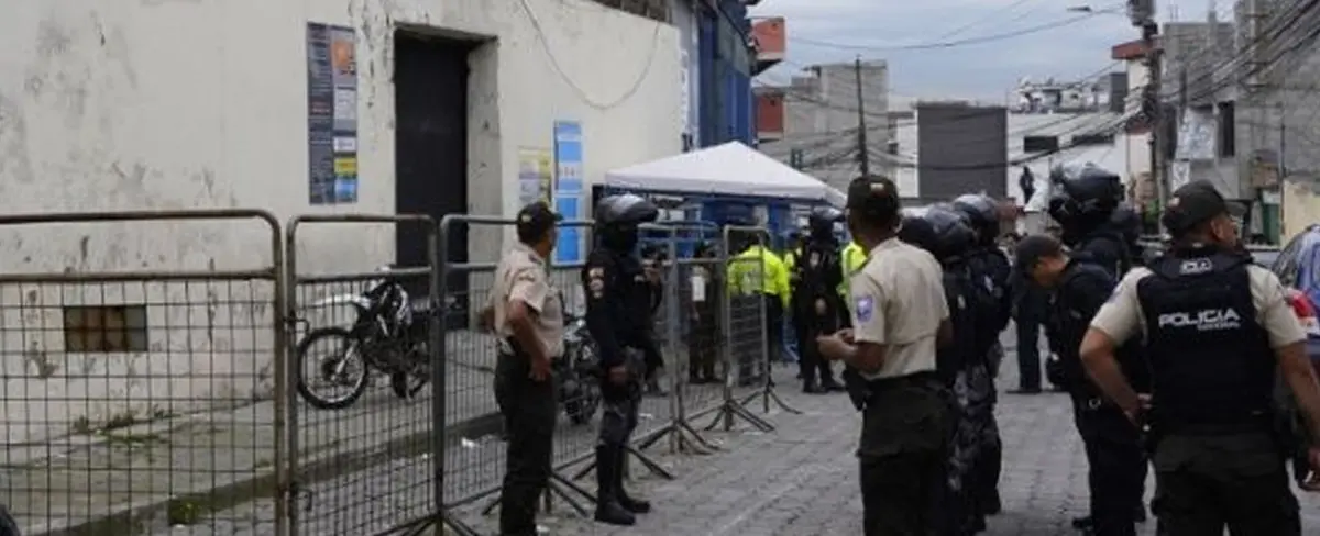 En varios centros penitenciarios de Ecuador se registran violentos motines