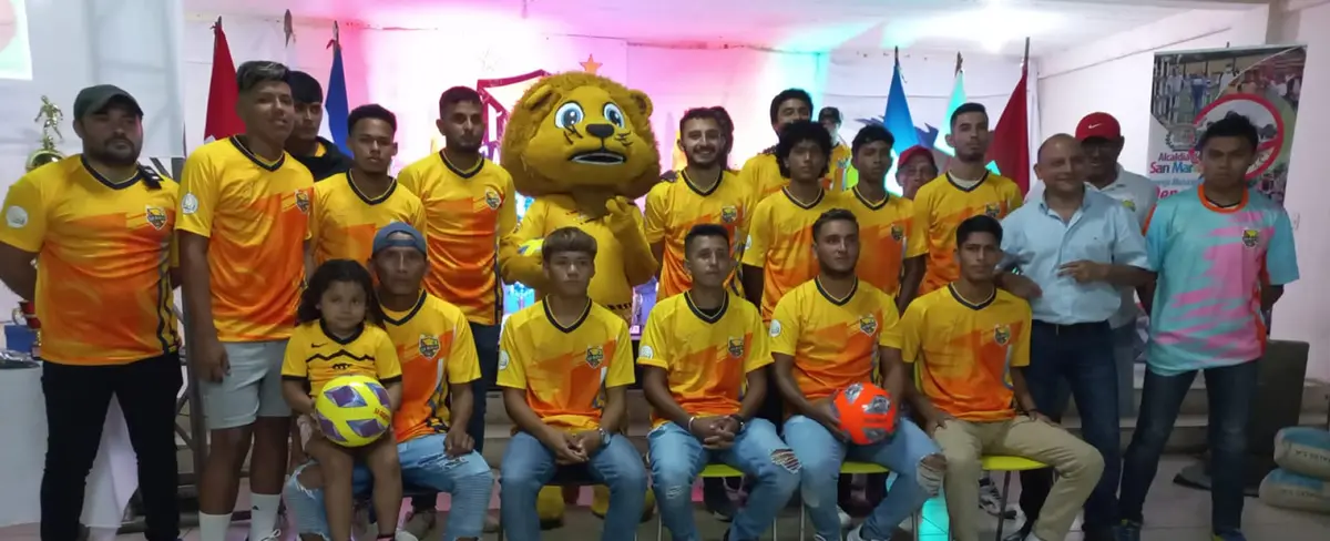 Carazo: entregan uniformes y material deportivo a equipos de diversas disciplinas  