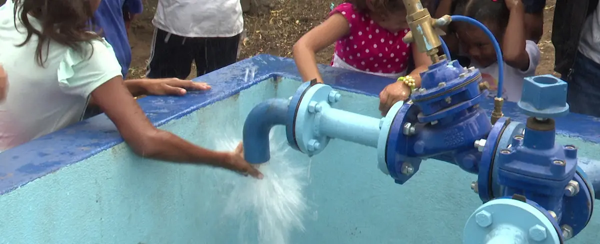 Comunidad La Ceiba inaugura sistema de agua potable
