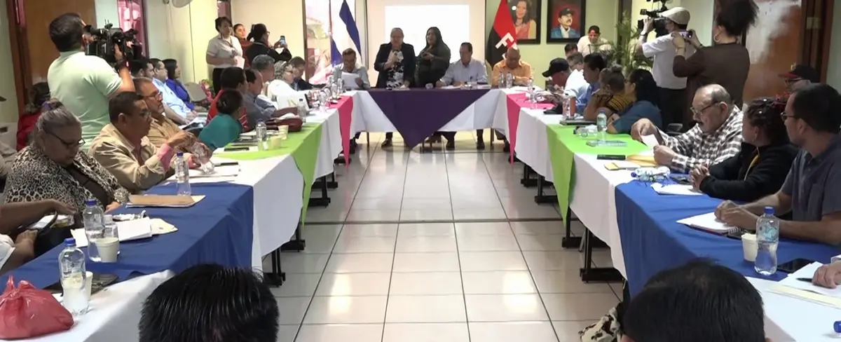 Continúan negociaciones para establecer el salario mínimo 2024