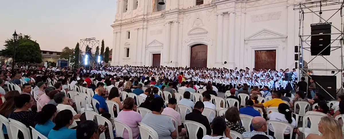 Coro estudiantil de León conmemora el tránsito a la eternidad de Rubén Darío