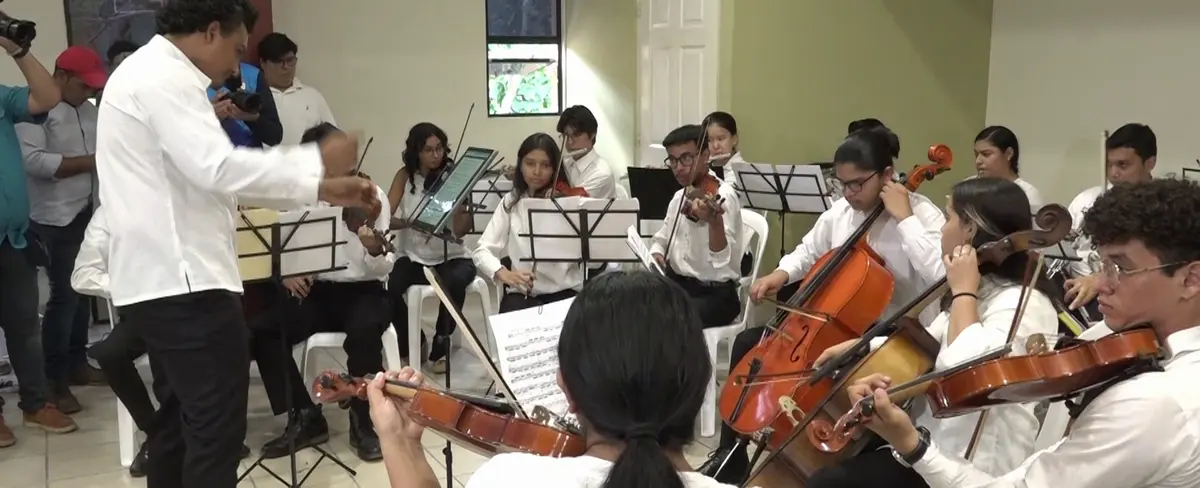 Jóvenes inician clases en Escuela de Orquesta y Coro Estudiantiles Alfredo Barrera