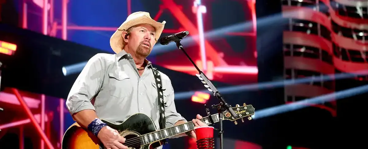 Muere Toby Keith, ícono de la música country