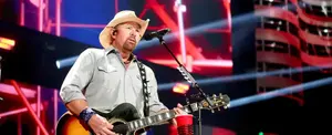 Muere Toby Keith, ícono de la música country