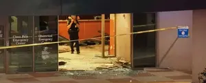 Auto se estrella contra la sala de emergencias de un hospital en Texas y deja cinco heridos