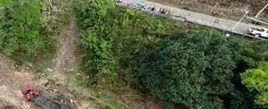 Cae camión a barranco y deja 15 personas muertas en Filipinas