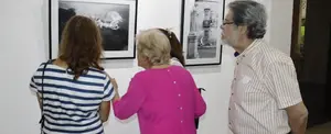 Realizan exposición fotográfica del famoso fotógrafo colombiano Hernán Díaz