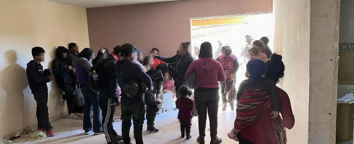 Encuentran a 101 migrantes guatemaltecos hacinados en Sonora, México