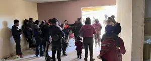 Encuentran a 101 migrantes guatemaltecos hacinados en Sonora, México
