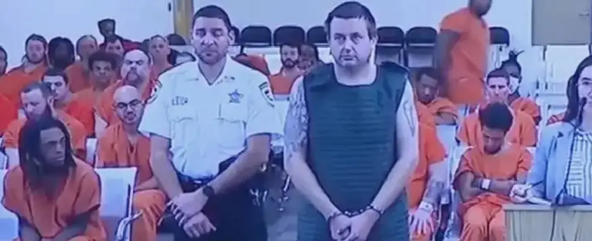 Hombre desata tiroteo contra su familia en Florida por estar “enamorado” de su hija
