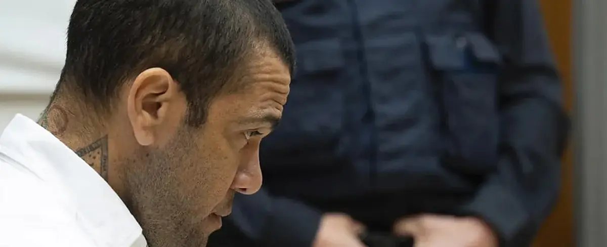 Alves sigue en prisión por falta de pago de la fianza millonaria