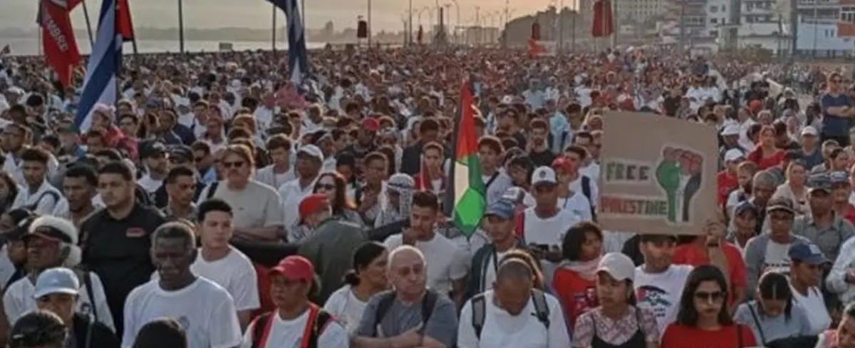 Cubanos marchan contra el genocidio en Palestina