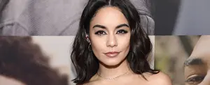 Vanessa Hudgens presume su embarazo en la alfombra roja de los Oscar