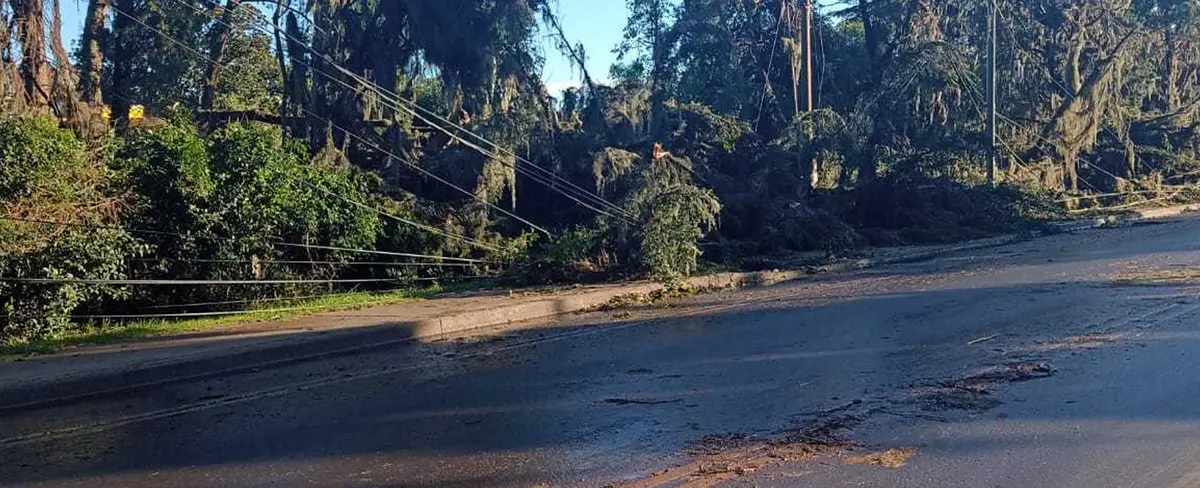 Fuertes lluvias y granizo provocan destrucción en Argentina