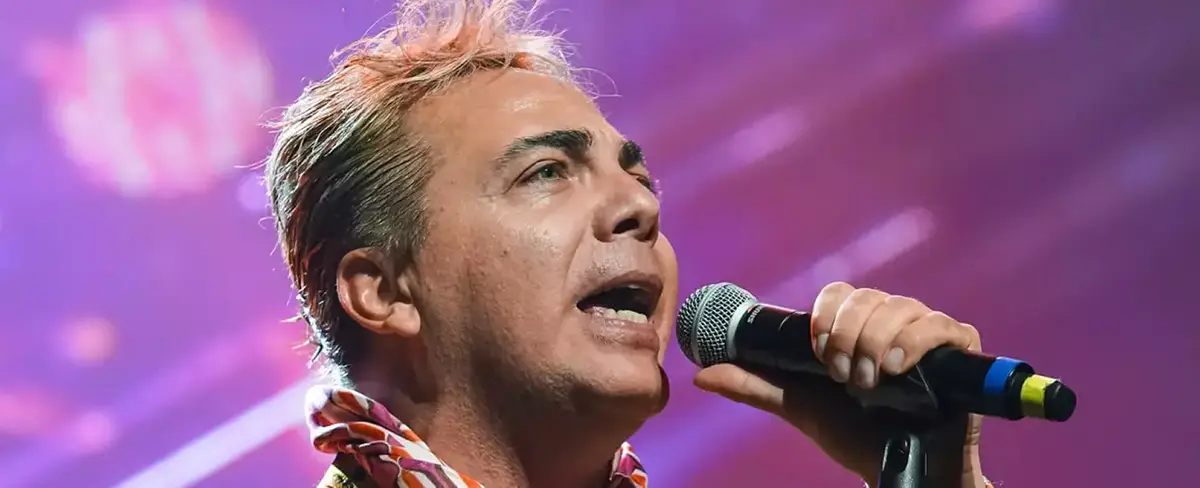 Cristian Castro a sus 49 años quiere terminar la preparatoria e ir a la Universidad