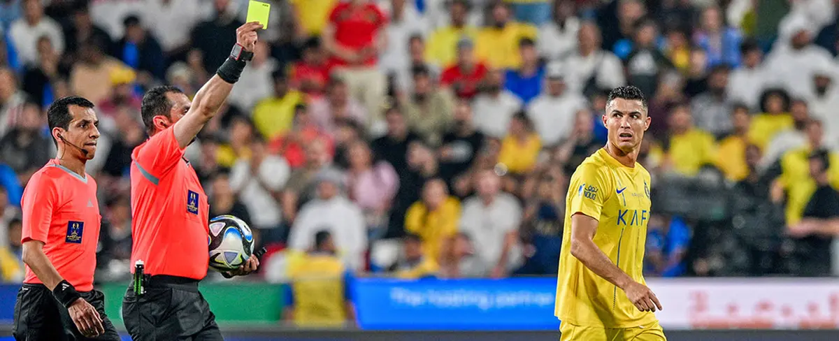 CR7 agrede a un jugador y amenaza con golpear a un arbitro