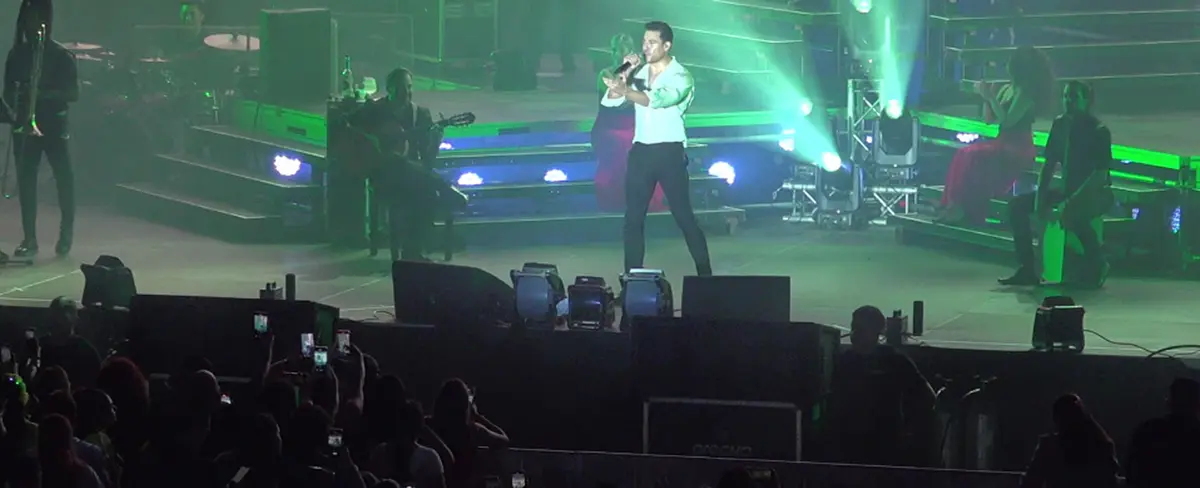 Carlos Rivera cautivó a los nicaragüenses con una noche de romanticismos y baile