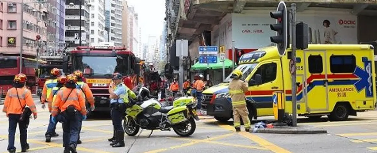 Cinco muertos deja incendio en un edificio de Hong Kong