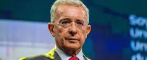 Fiscalía colombiana llama a juicio al expresidente Álvaro Uribe