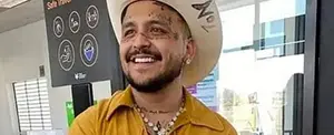 ¿Es filtro o maquillaje? Nodal aparece sin tatuajes en la cara y lo comparan con Johnny Depp