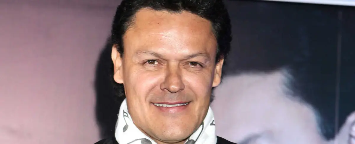 Pedro Fernández vuelve a los escenarios con nuevo aspecto físico ¿con bótox de más?