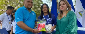 Atletas destacados de Centros Educativos reciben estímulos en el Día del Deportista