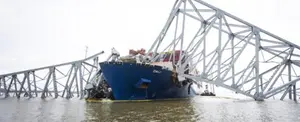 Encuentra cuerpo de una de las víctimas tras el colapso del puente de Baltimore