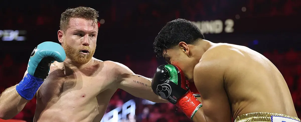 Canelo se impone a Munguía en una pelea histórica entre mexicanos