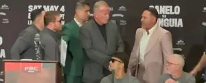 ‘Canelo’ Álvarez casi se va a los golpes con el exboxeador Oscar de la Hoya