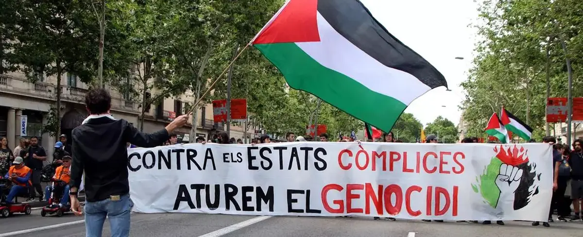 Cientos de universitarios en Barcelona condenan genocidio de las fuerzas de Israel en Gaza