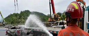 Aumentan a 48 los fallecidos tras derrumbe de carretera en China