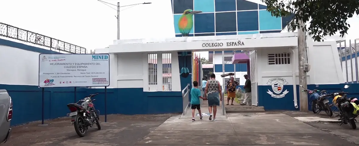 Inauguran mejoramiento en el colegio España de Managua