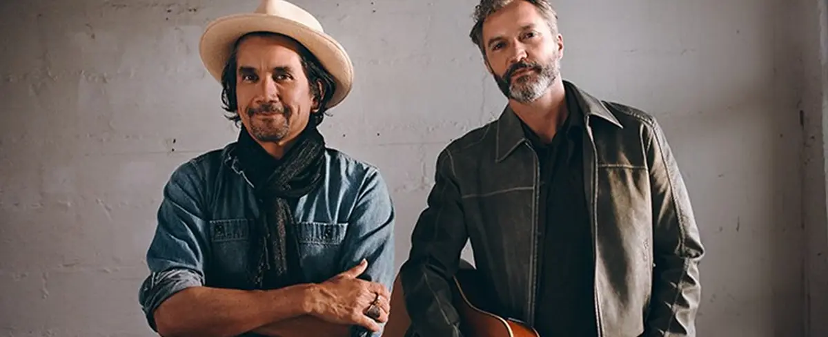 "Pequeños Romances", el nuevo hito de Bacilos con el que regresan a la música