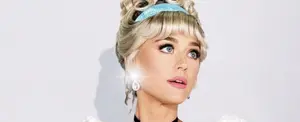 Katy Perry se convierte en Cenicienta para lanzar zapatillas en honor a la princesa