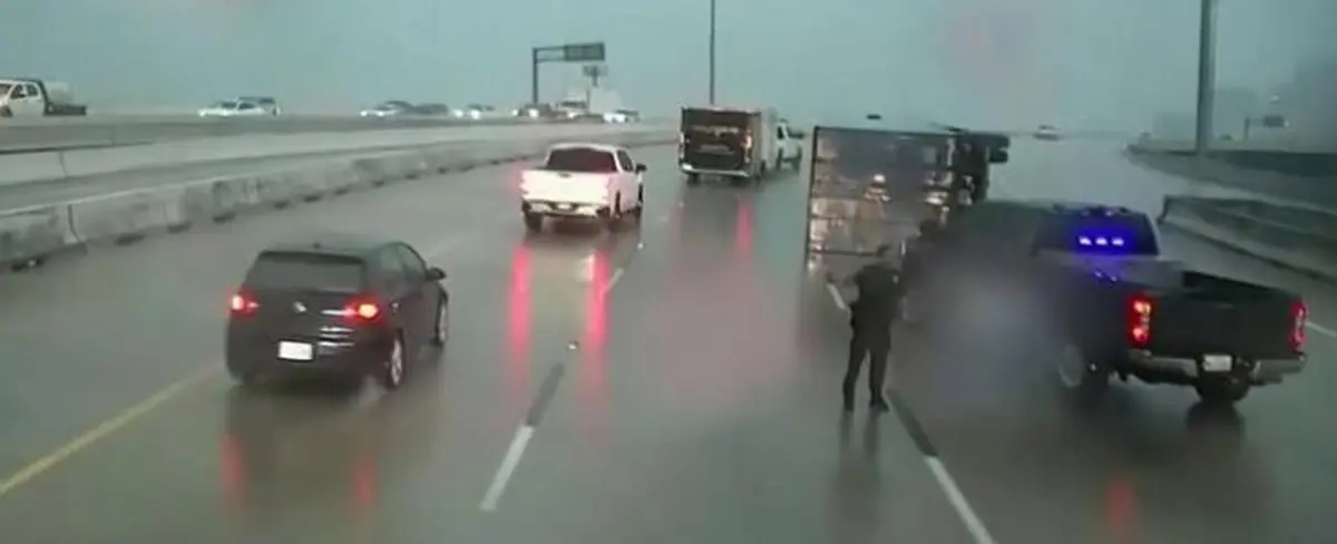 Fuertes tormentas con vientos huracanados dejan siete muertos en Texas