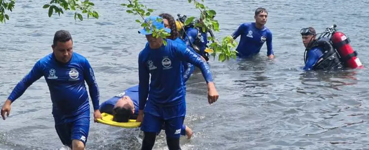 Bomberos Unidos se capacitan en rescate para brindar un mejor servicio