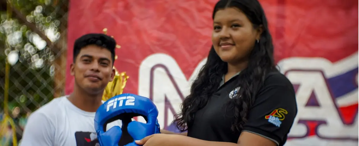 Juventud Sandinista entrega materiales deportivos en Masaya