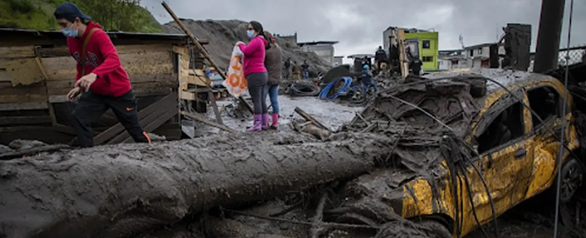 Torrenciales aguaceros en Ecuador dejan 10 fallecidos, 22 heridos y 11 desaparecidos