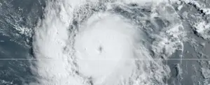Beryl se convierte en poderoso huracán categoría 4 mientras avanza sobre el Caribe