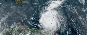 Beryl se intensifica a huracán categoría 5,'potencialmente catastrófico', en el Caribe