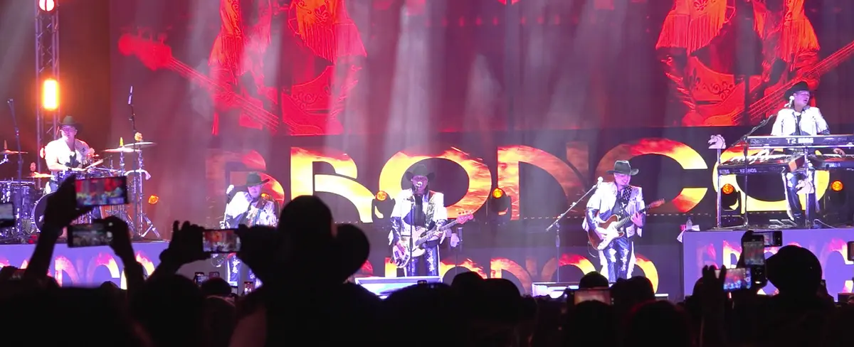 Bronco puso a cantar y bailar a los nicaragüenses en una noche inolvidable
