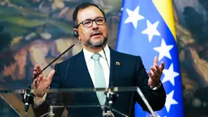 Canciller de Venezuela felicita al pueblo de Nicaragua por el 45º aniversario